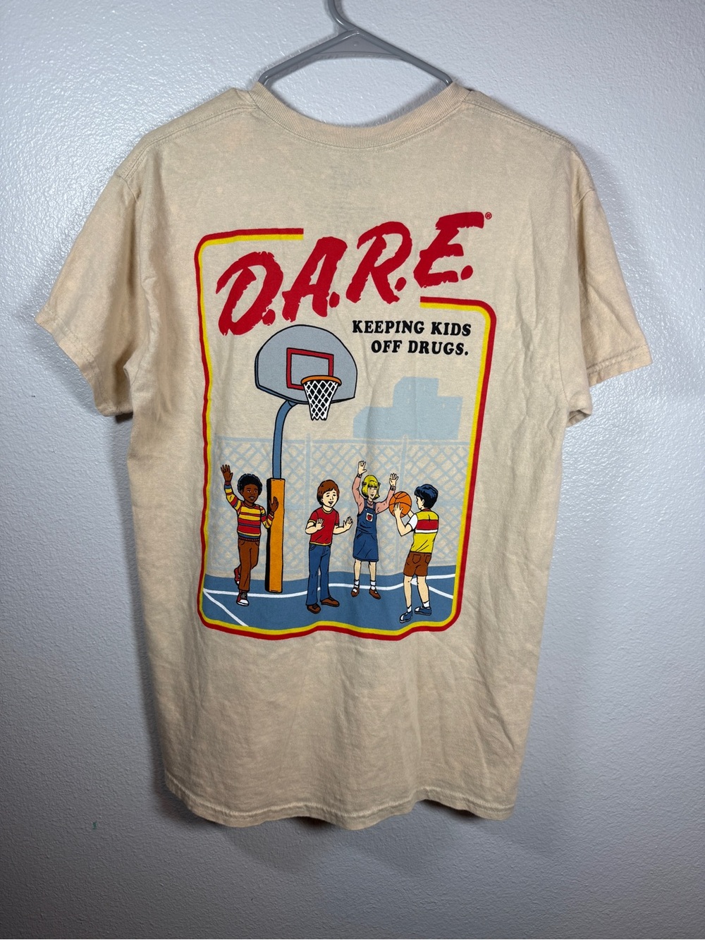 Men's Unisex Medium D.A.R.E. Keeping Kids Off Drugs Vintage Style Graphic Shirt